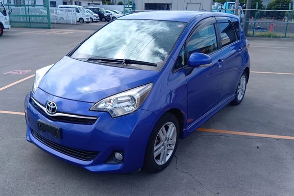 Toyota Ractis 2015 (Blue) (1)